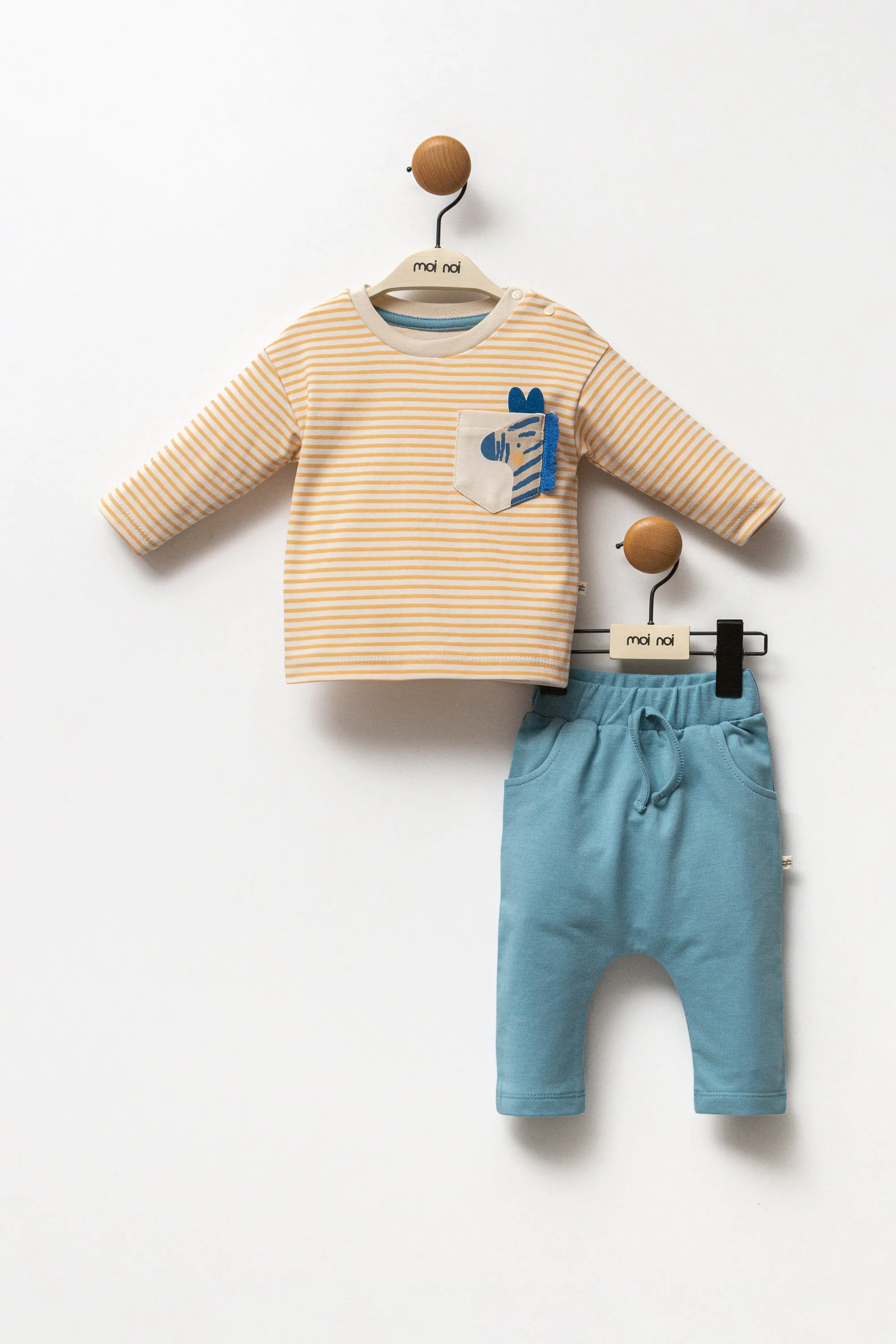Yellow Striped Zebra Graphic Outfit